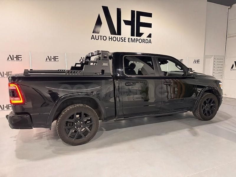 Usado RAM 1500 401 CV (294 kW) 2023 Negro Recogida