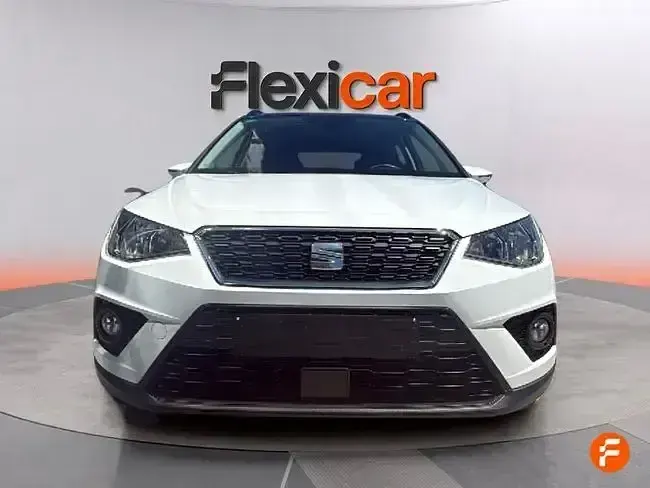 Usado Seat Arona Style 110 CV (80 kW) 2021 Blanco SUV