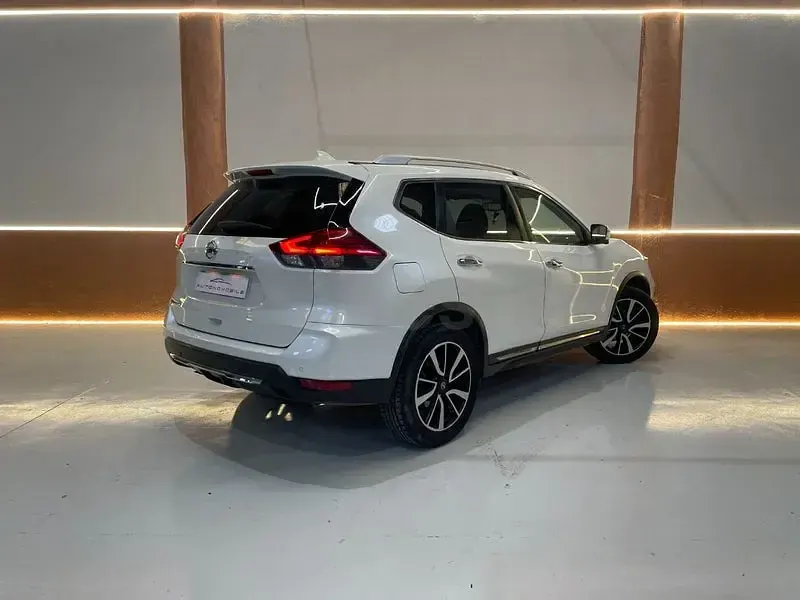 Usado Nissan X-Trail Tekna 163 CV (119 kW) 2018 Blanco SUV
