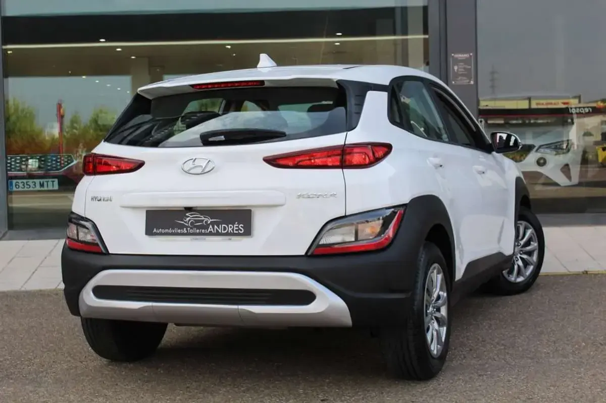Usado Hyundai Kona 120 CV (88 kW) 2022 Blanco SUV
