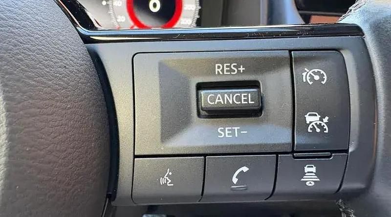 Usado Nissan Qashqai N-Connecta 140 CV (102 kW) 2023 Sapporo white (sólido) SUV