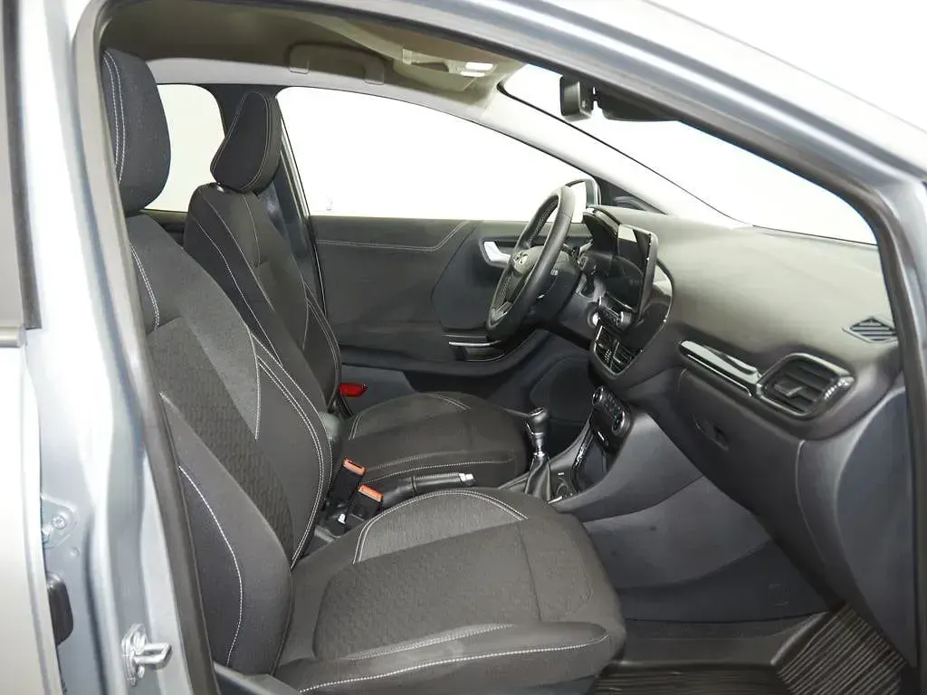 Usado Ford Puma Titanium 125 CV (91 kW) 2024 Plata solar (metalizado) SUV