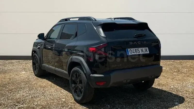Usado Dacia Duster Extreme 130 CV (95 kW) 2025 Gris / plata SUV