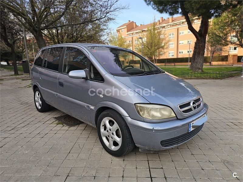 Usado Opel Zafira 100 CV (73 kW) 2004 Gris / plata Monovolumen