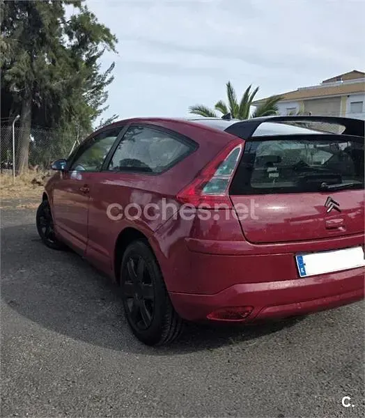 Usado Citroën C4 VTR Sport 110 CV (80 kW) 2004 Rojo Berlina