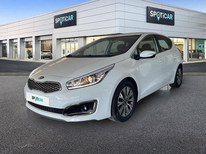 Blanco Usado 2018 Kia Ceed Berlina | 10.900 € (Buen precio) - Imagen 1/4