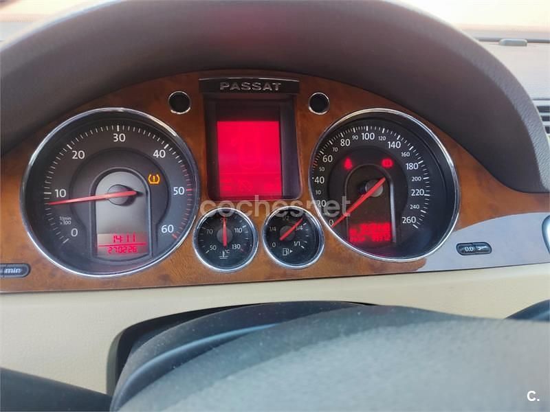 Usado VW Passat Highline 140 CV (102 kW) 2009 Negro Familiar