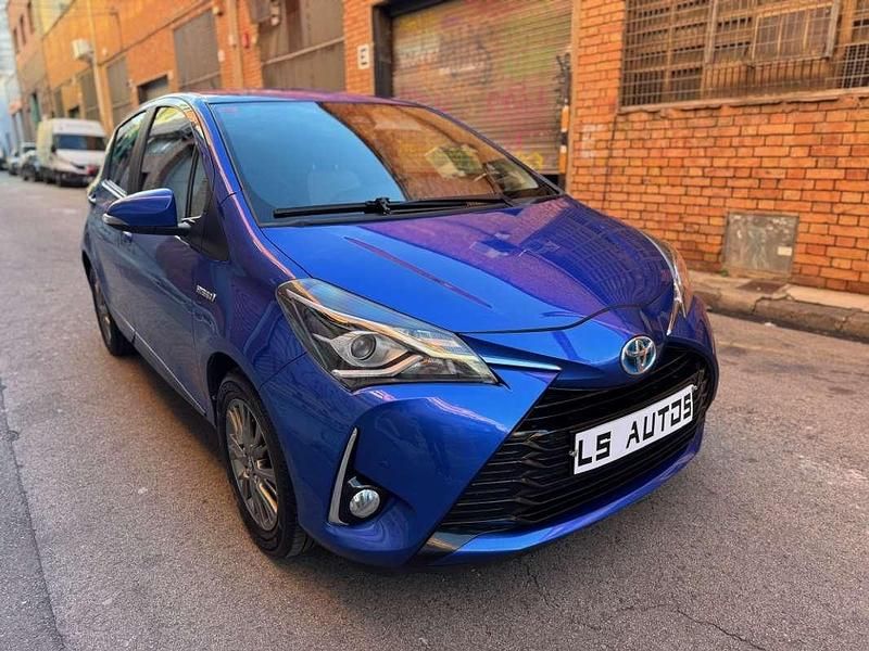 Usado Toyota Yaris Hybrid Advance 99 CV (72 kW) 2017 Azul Utilitario