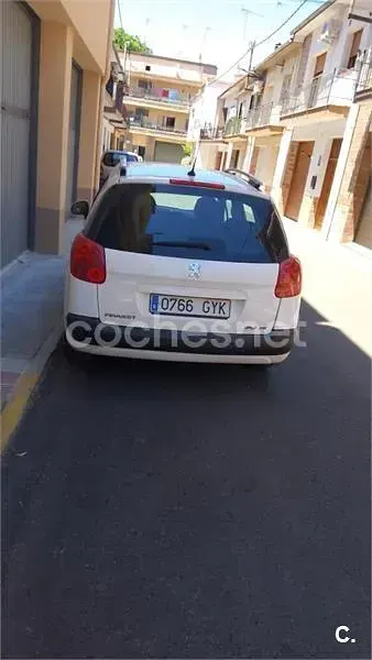 Usado Peugeot 207 Sport 92 CV (67 kW) 2010 Blanco Familiar