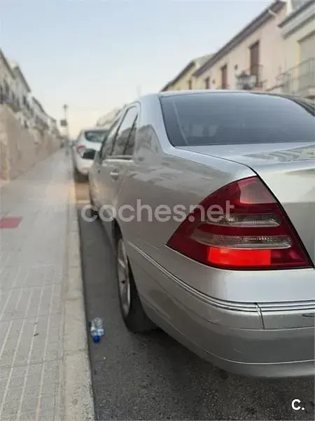 Usado Mercedes C220 Elegance 143 CV (105 kW) 2002 Gris / plata Berlina