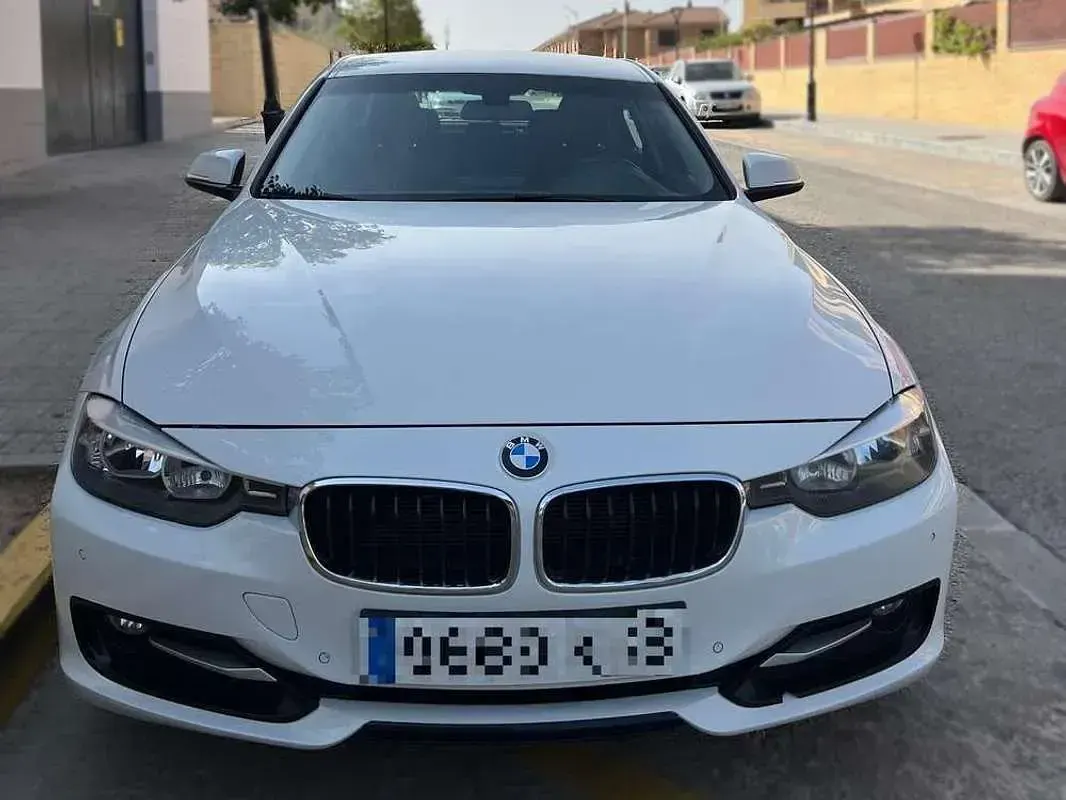 Usado BMW 320 Sport Line 184 CV (135 kW) 2012 Blanco Berlina