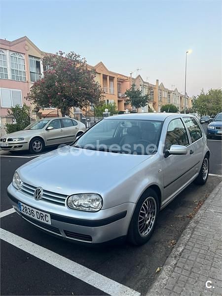 Usado VW Golf IV 110 CV (80 kW) 2001 Gris / plata Berlina