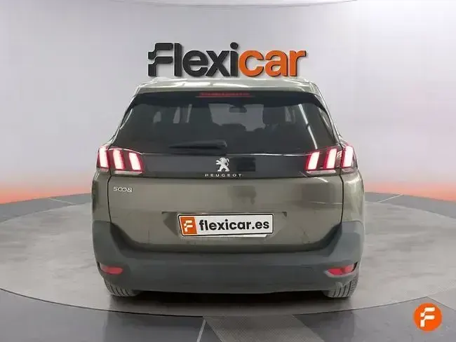 Usado Peugeot 5008 Active 120 CV (88 kW) 2018 Marrón SUV