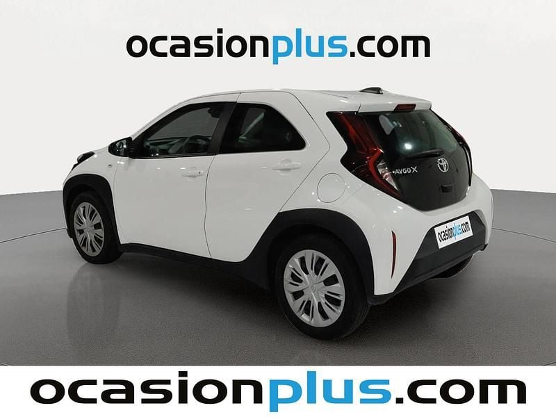 Usado Toyota Aygo X Play 72 CV (52 kW) 2023 Blanco SUV