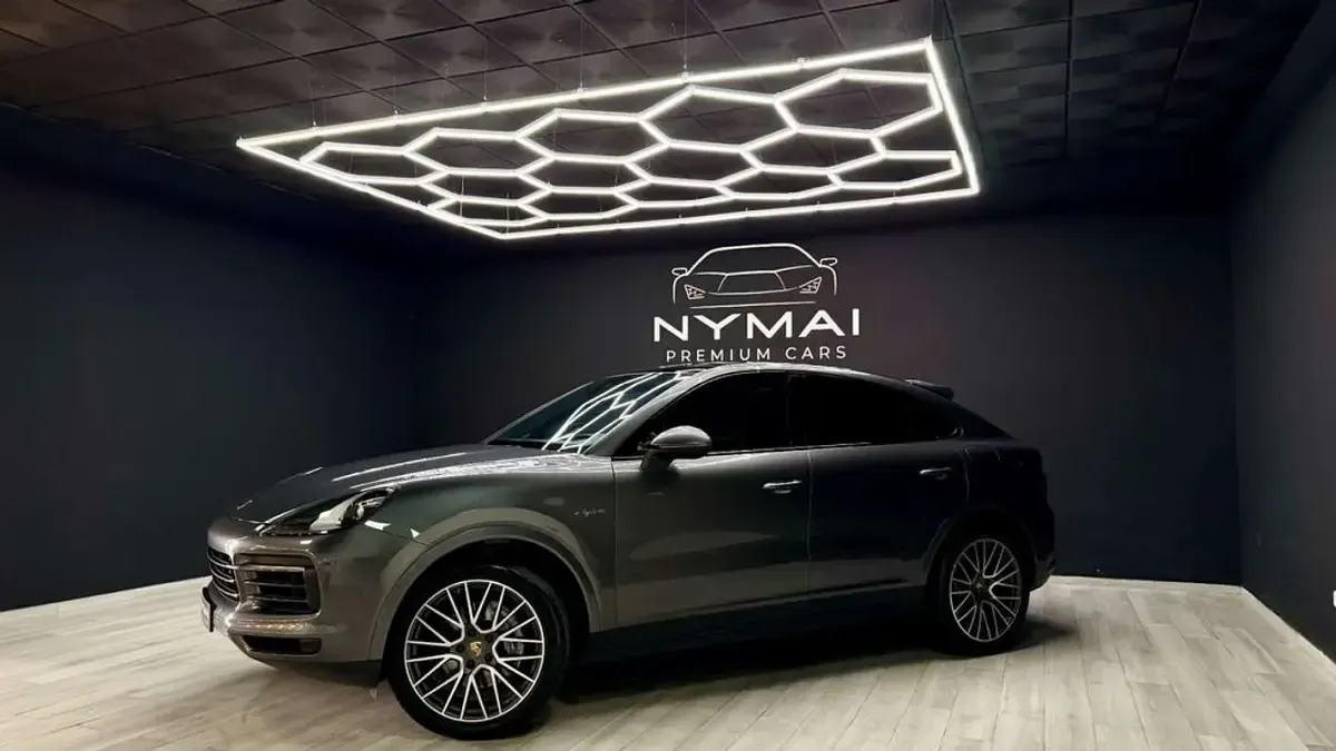 Usado Porsche Cayenne 462 CV (339 kW) 2020 Gris / plata SUV