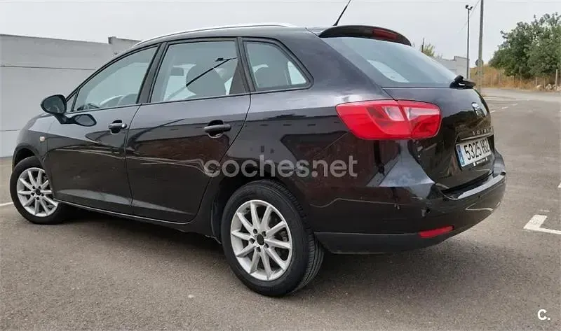 Usado Seat Ibiza ST Copa 90 CV (66 kW) 2011 Negro Familiar