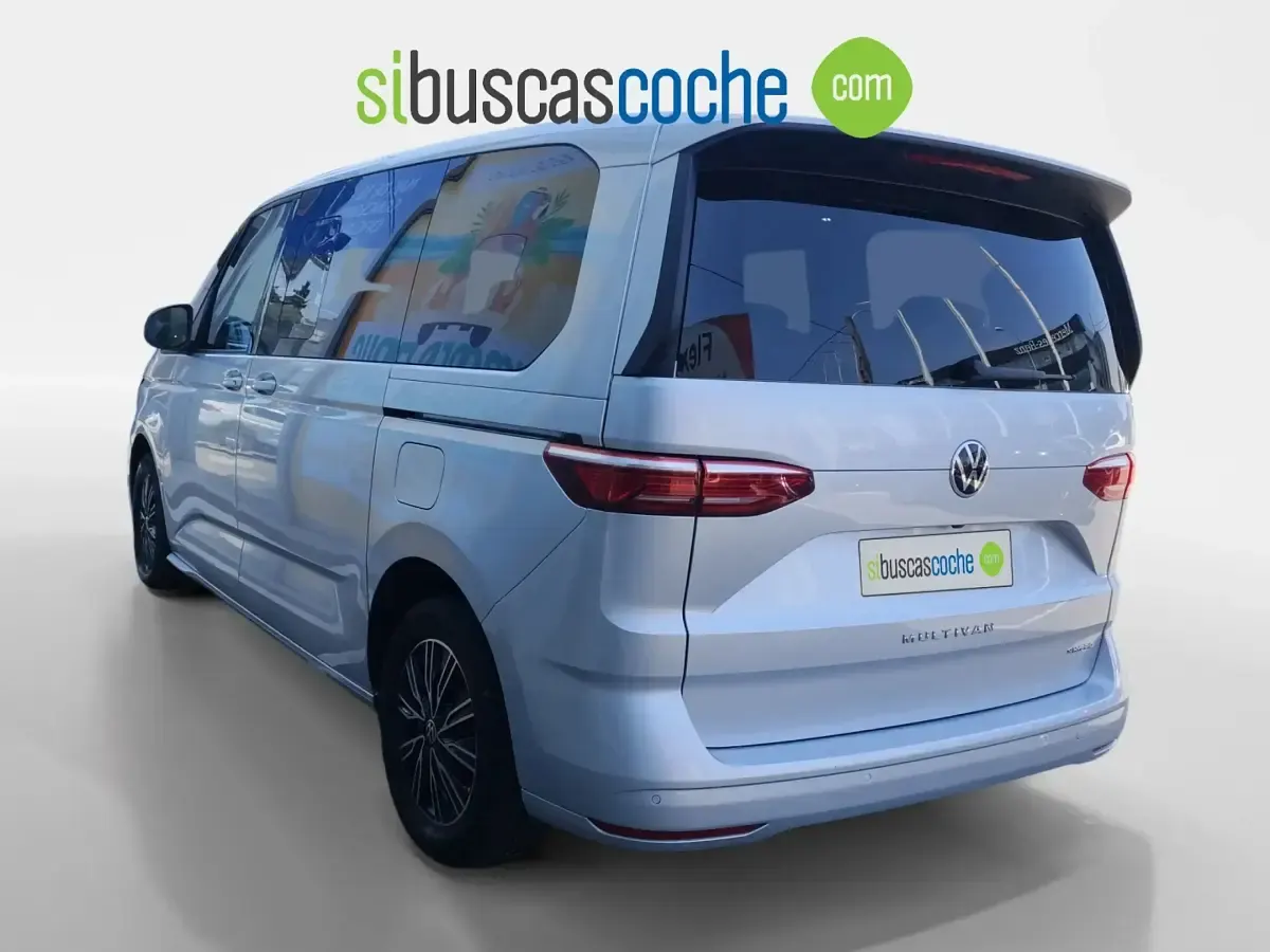 Usado VW Multivan Life 218 CV (160 kW) 2022 Gris/plata Monovolumen