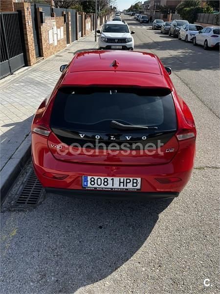 Usado Volvo V40 Kinetic 115 CV (84 kW) 2013 Rojo Berlina