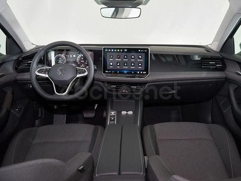 Usado VW Passat 204 CV (150 kW) 2024 Gris / plata Familiar