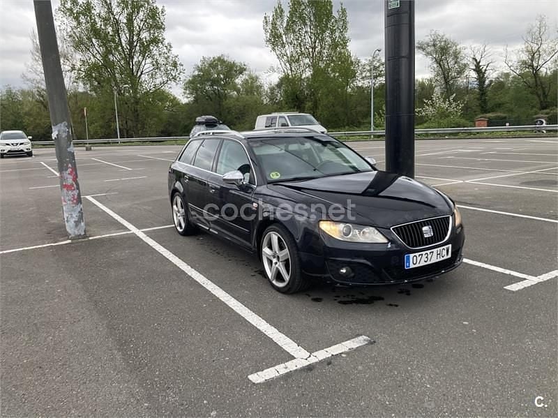 Usado Seat Exeo Sport 143 CV (105 kW) 2011 Negro Familiar