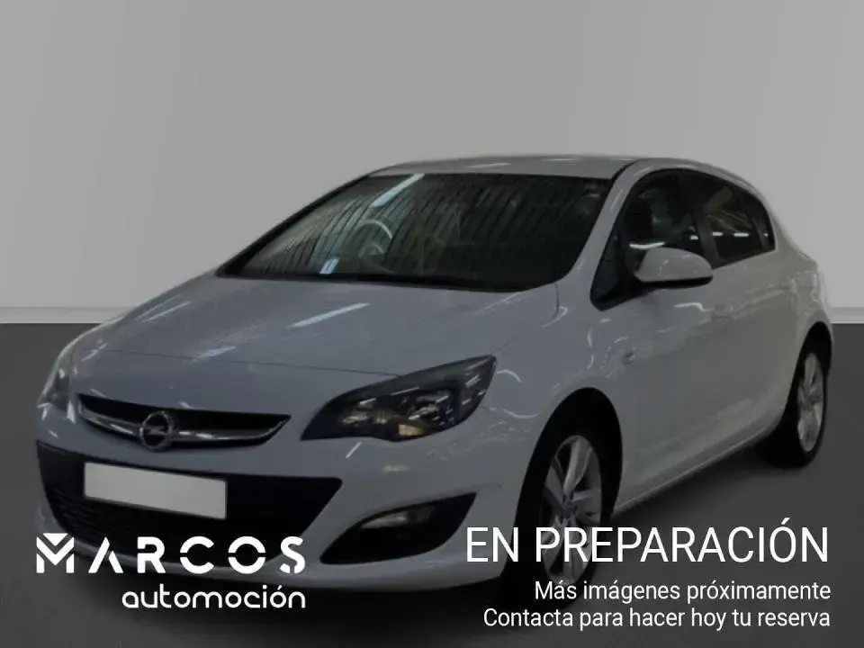 Usado Opel Astra Selective 140 CV (102 kW) 2015