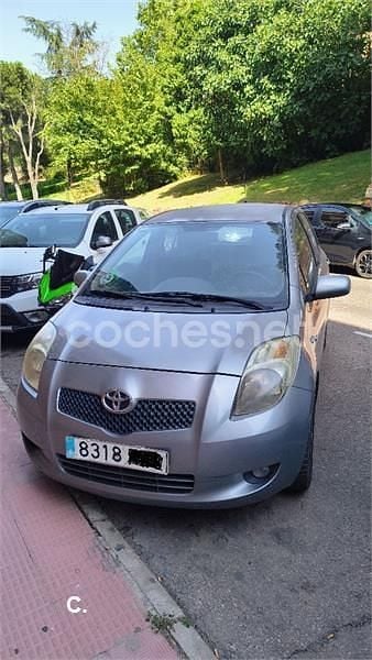 Gris / plata Usado 2007 Toyota Yaris Sol Berlina | 3000 € (Buen precio) - Imagen 1/4