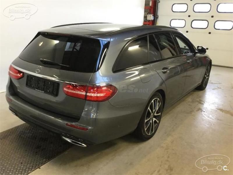 Usado Mercedes E220 194 CV (142 kW) 2018 Gris / plata Familiar