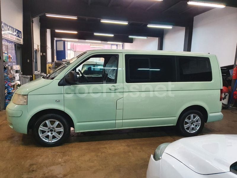 Verde Usado 2004 VW Multivan Comfortline Monovolumen | 13.380 € (Precio justo) - Imagen 1/4