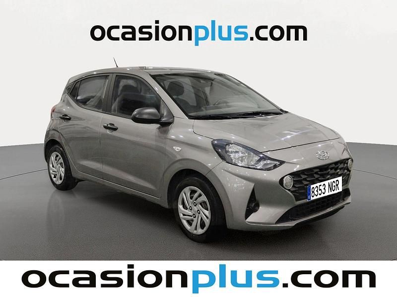 Usado Hyundai i10 67 CV (49 kW) 2022 Gris Utilitario
