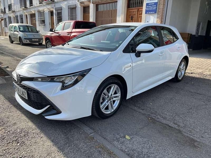 Usado Toyota Corolla Active 122 CV (89 kW) 2021 Blanco Berlina