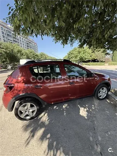 Occasion Dacia Sandero Stepway 90 ch (66 kW) 2013 Rouge Berline