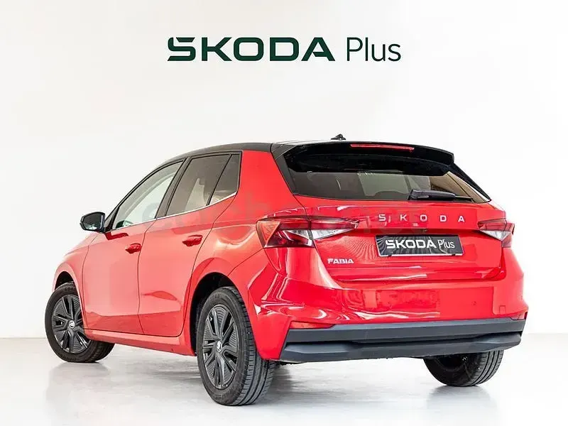 Usado Skoda Fabia Selection 115 CV (84 kW) 2024 Rojo Utilitario