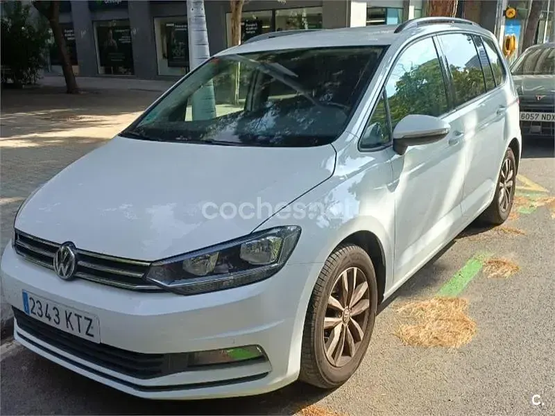 Usado VW Touran Advance 150 CV (110 kW) 2019 Blanco Monovolumen
