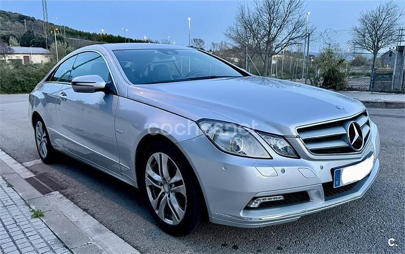 Usado Mercedes E350 231 CV (169 kW) 2009 Gris / plata Coupe