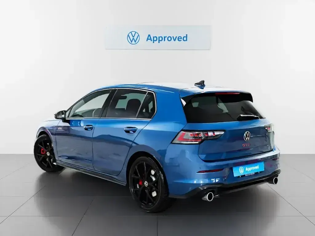 Usado VW Golf VIII GTI 266 CV (195 kW) 2025 Azul Berlina