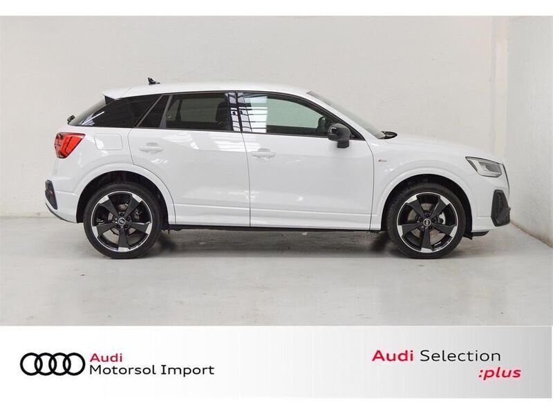 Usado Audi Q2 Ambiente 150 CV (110 kW) 2022 Blanco SUV