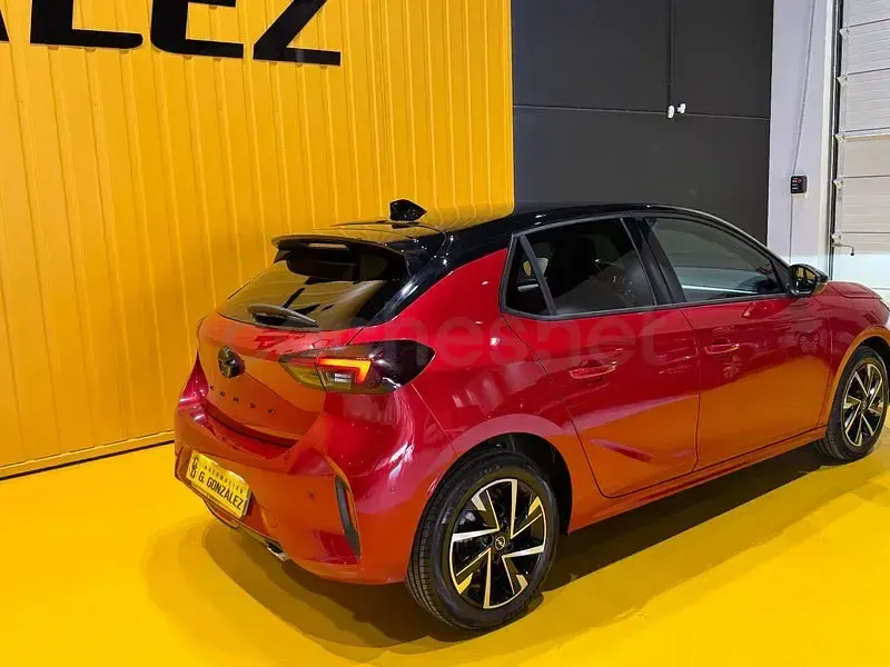 Usado Opel Corsa 100 CV (73 kW) 2025 Rojo Utilitario