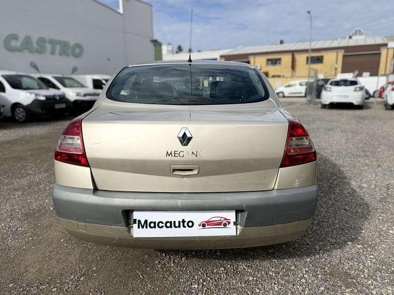Usado Renault Mégane III Dynamique 86 CV (63 kW) 2008 Beige Berlina
