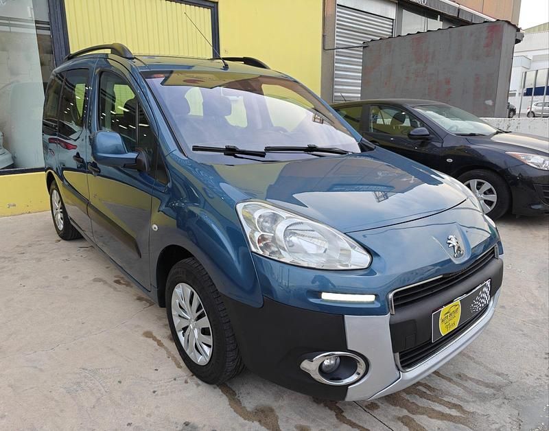 Usado Peugeot Partner Tepee Style 92 CV (67 kW) 2014 Azul Monovolumen