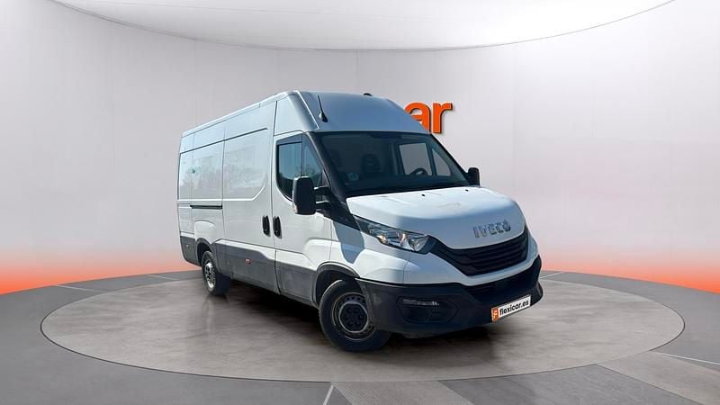 Usado Iveco Daily 156 CV (114 kW) 2023 Blanco Berlina