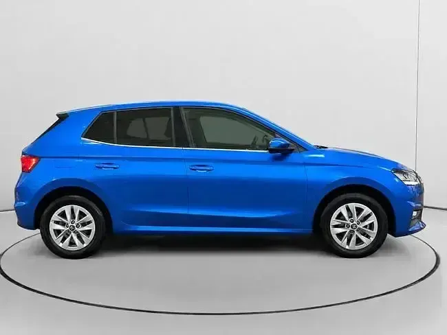 Usado Skoda Fabia Selection 95 CV (69 kW) 2025 Azul Utilitario