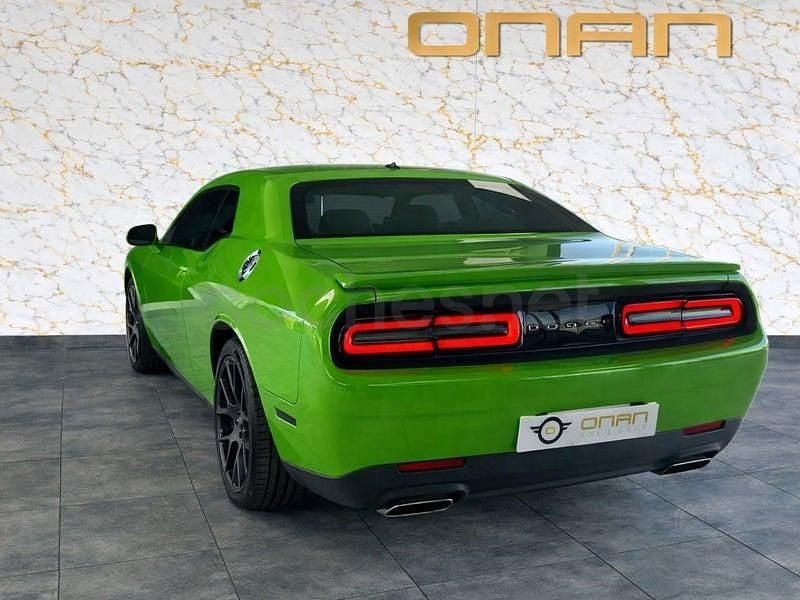Usado Dodge Challenger 375 CV (275 kW) 2017 Verde Coupe