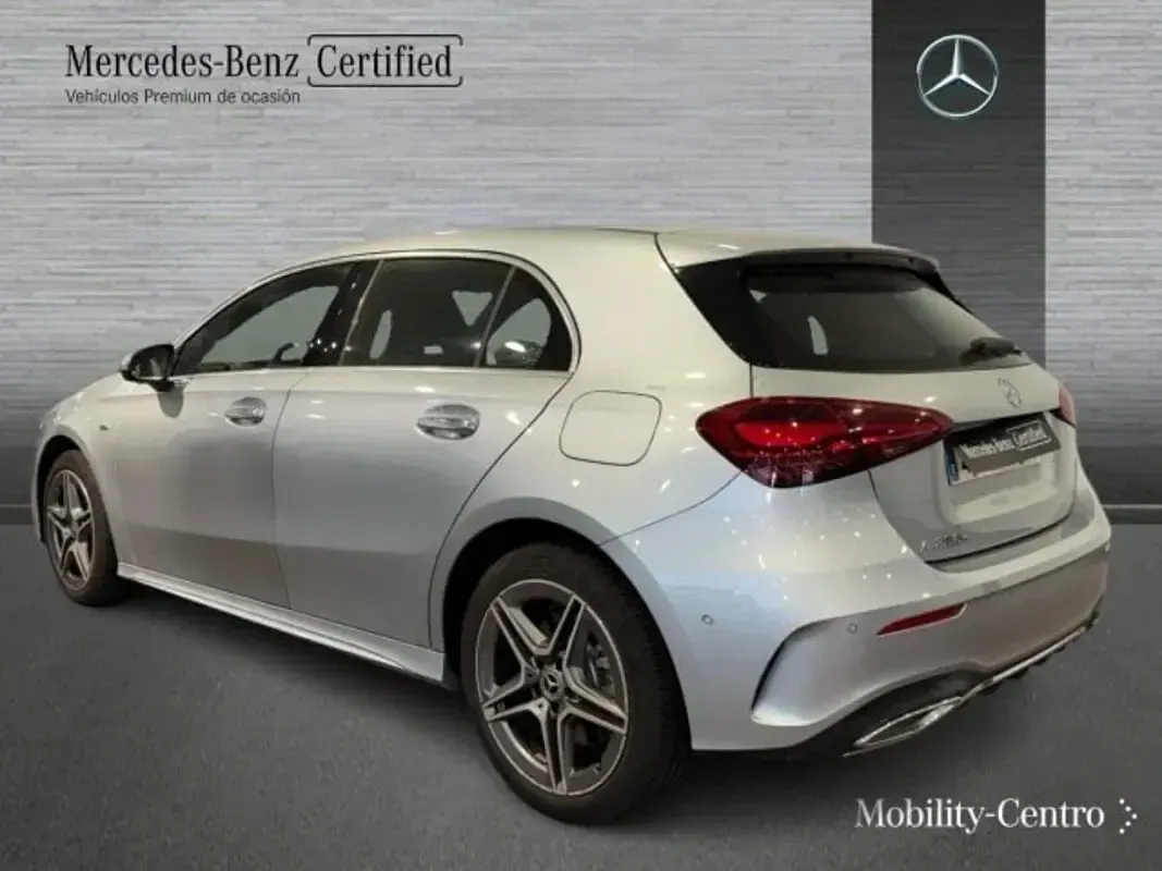 Usado Mercedes A250 163 CV (119 kW) 2025 Plata hightech