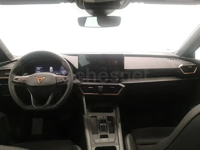 Usado Cupra Leon 150 CV (110 kW) 2023 Gris / plata Berlina