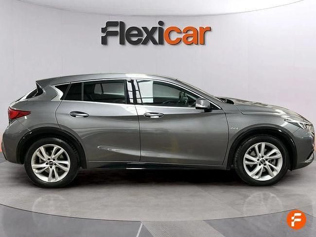 Usado Infiniti Q30 Premium 170 CV (125 kW) 2018 Negro Utilitario