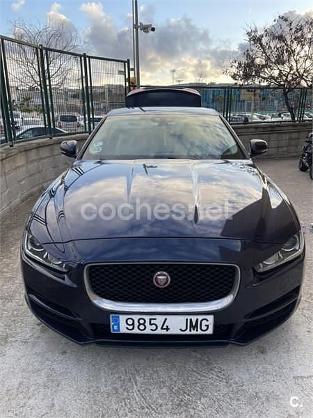 Usado Jaguar XE Prestige 180 CV (132 kW) 2016 Azul Berlina