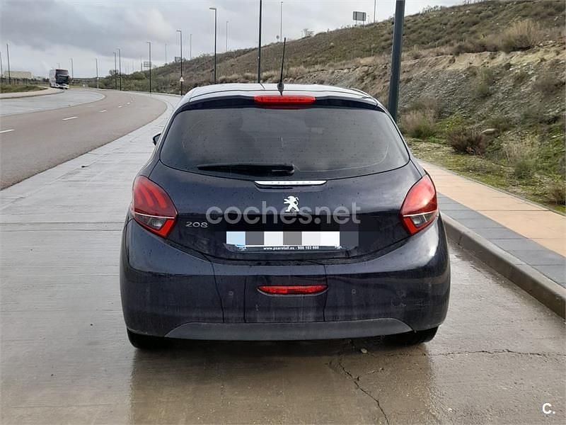 Usado Peugeot 208 Signature Sky 82 CV (60 kW) 2019 Azul Utilitario