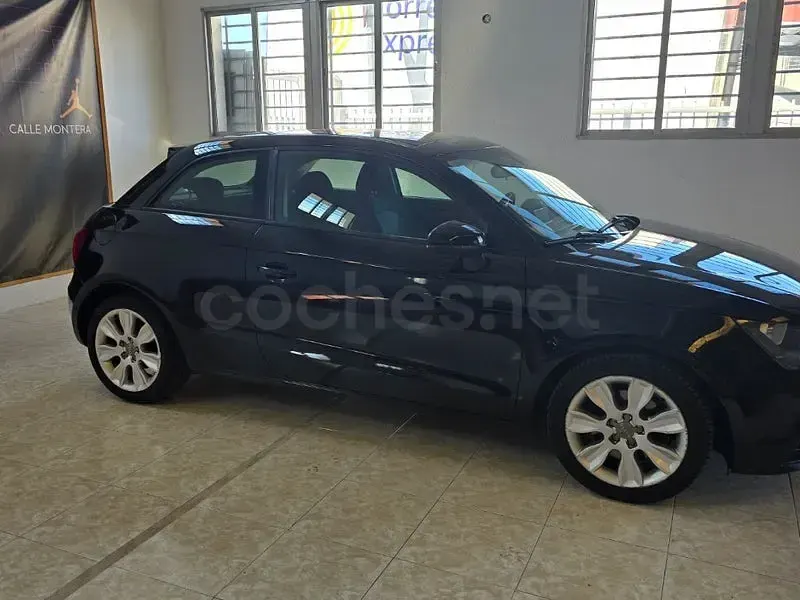 Usado Audi A1 Attraction 105 CV (77 kW) 2012 Negro Utilitario