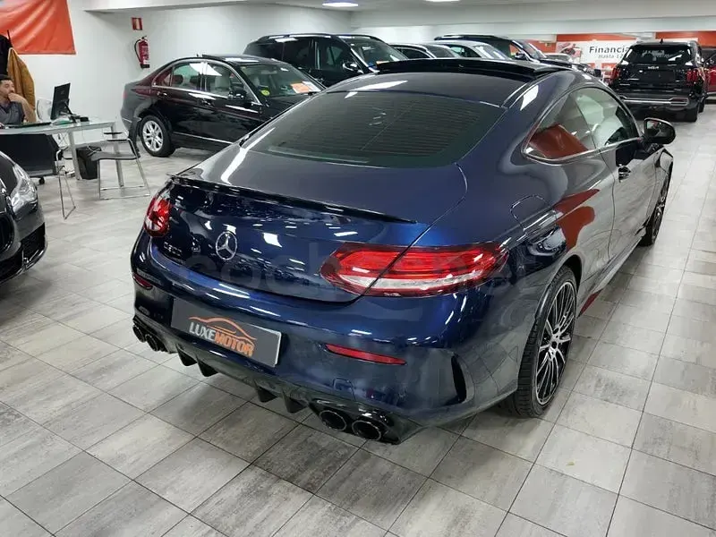 Usado Mercedes C300 258 CV (189 kW) 2019 Azul Coupe