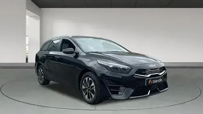 Usado Kia Ceed 141 CV (103 kW) 2025 Negro Utilitario